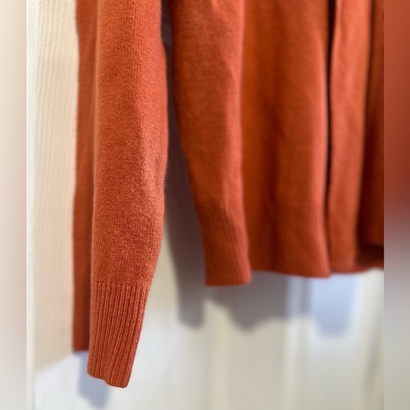 Women's Anthony Richards Tie Front Sweater - Picture 6 of 12